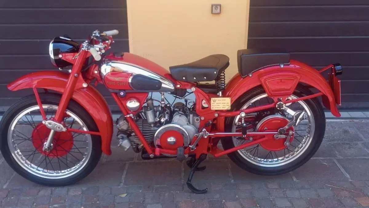 Moto Guzzi   (2)