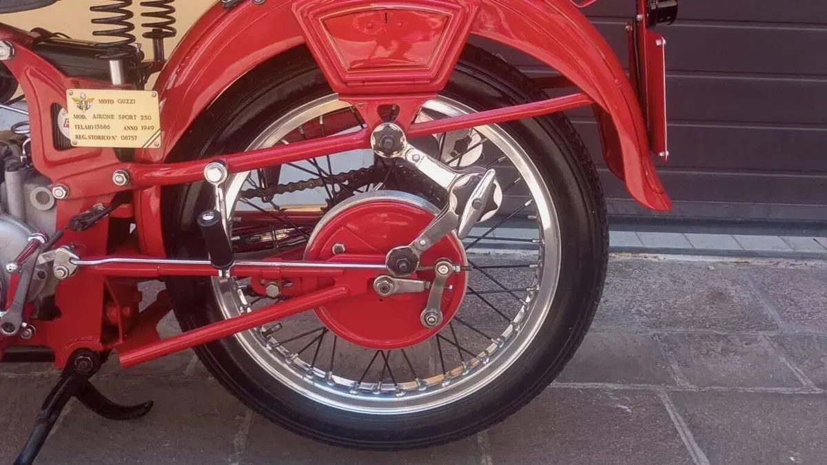Moto Guzzi   (10)