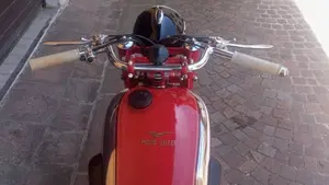 Moto Guzzi   (16)