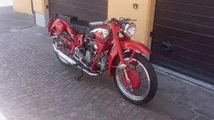 Moto Guzzi   (19)