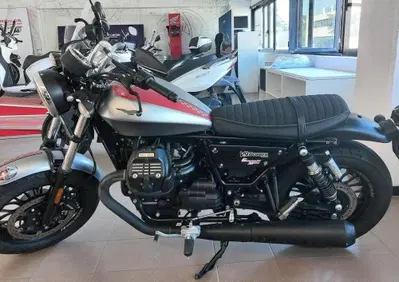 Moto Guzzi V9 Bobber (2016 - 18) - Annuncio 10090410