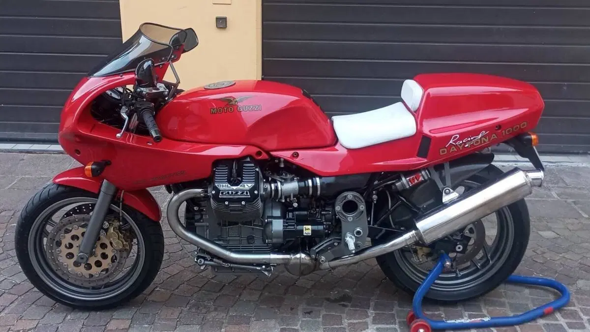 Moto Guzzi   (2)