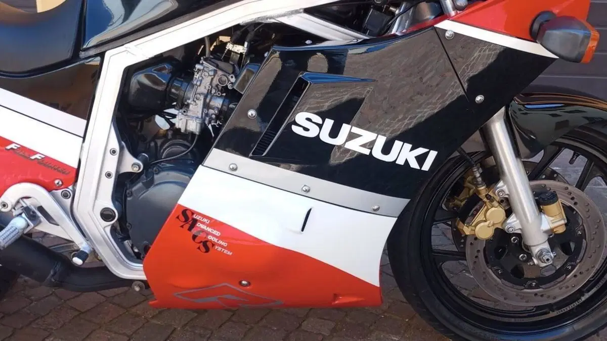 Suzuki   (3)