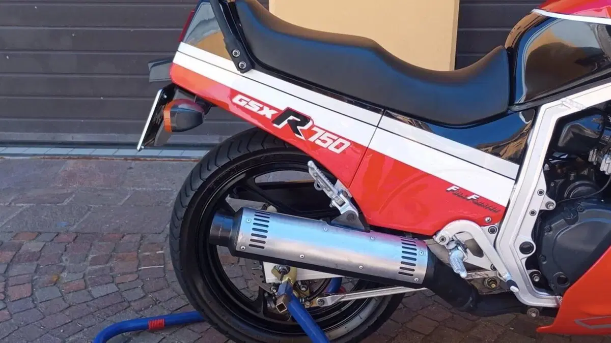 Suzuki   (18)