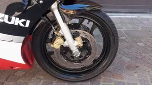 Suzuki   (19)