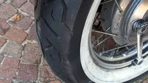 Suzuki   (13)