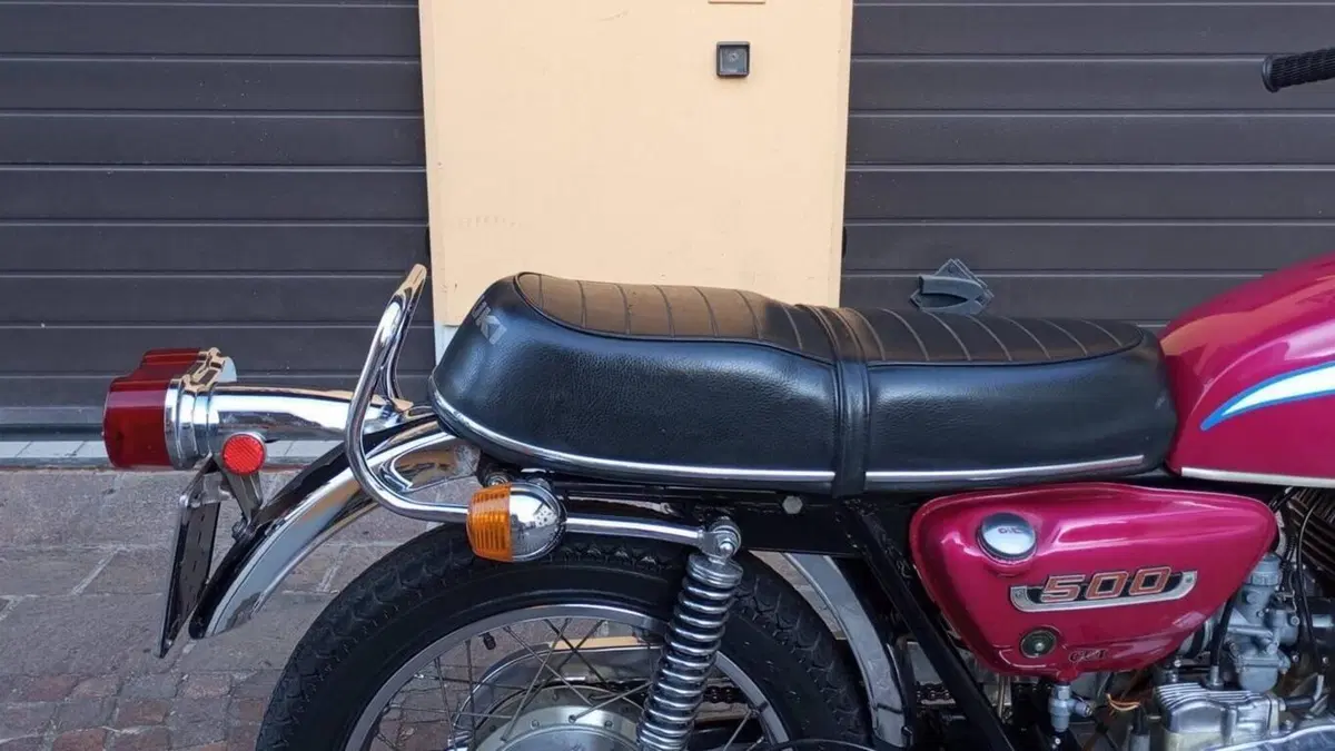 Suzuki   (8)
