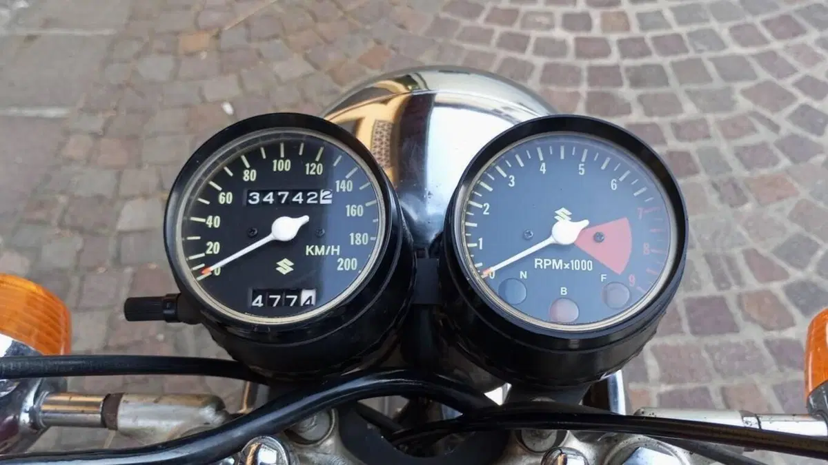 Suzuki   (10)