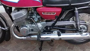 Suzuki   (11)