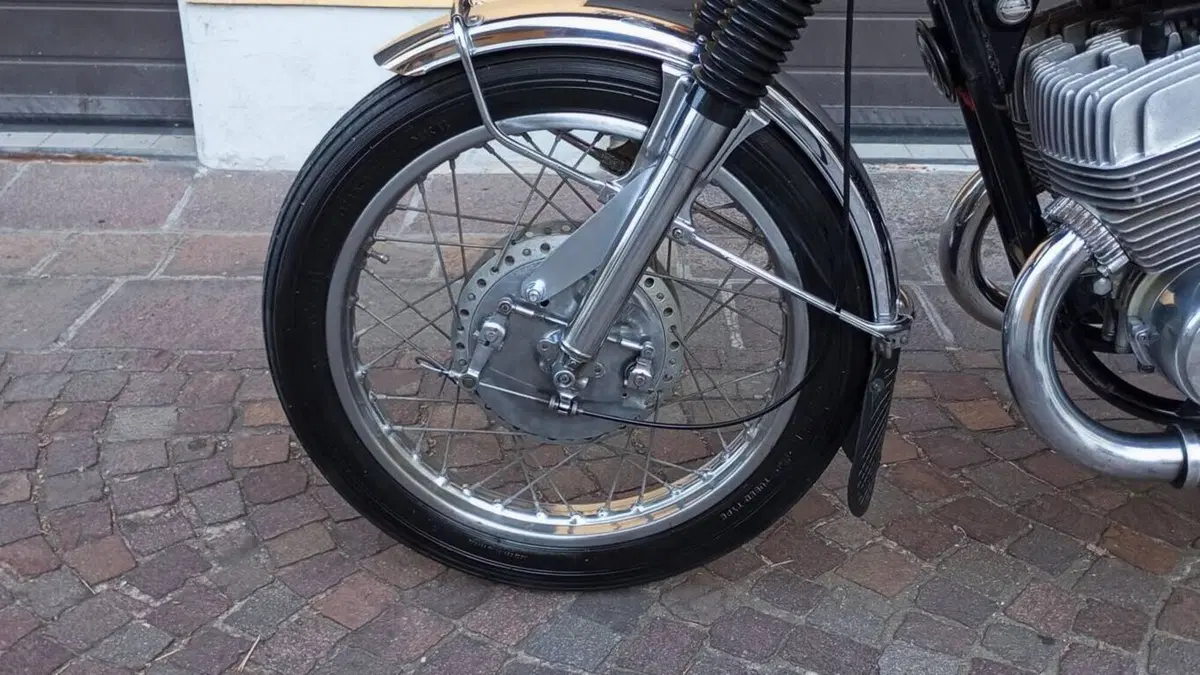 Suzuki   (12)