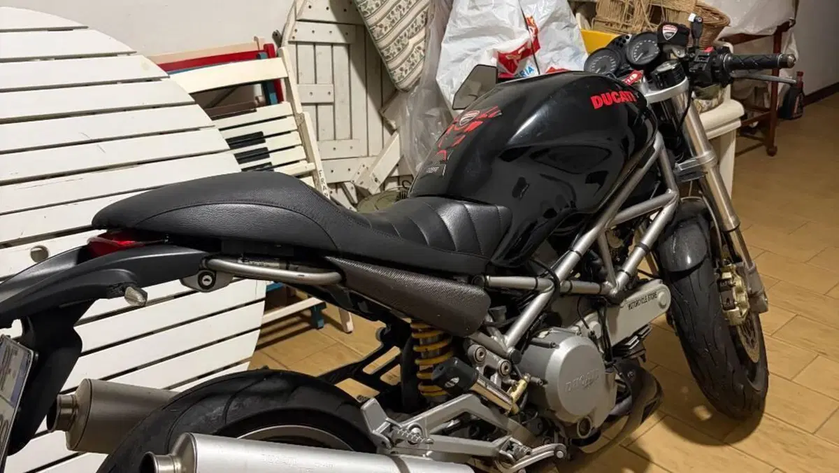 Ducati Monster 620 Dark (2003 - 06) 