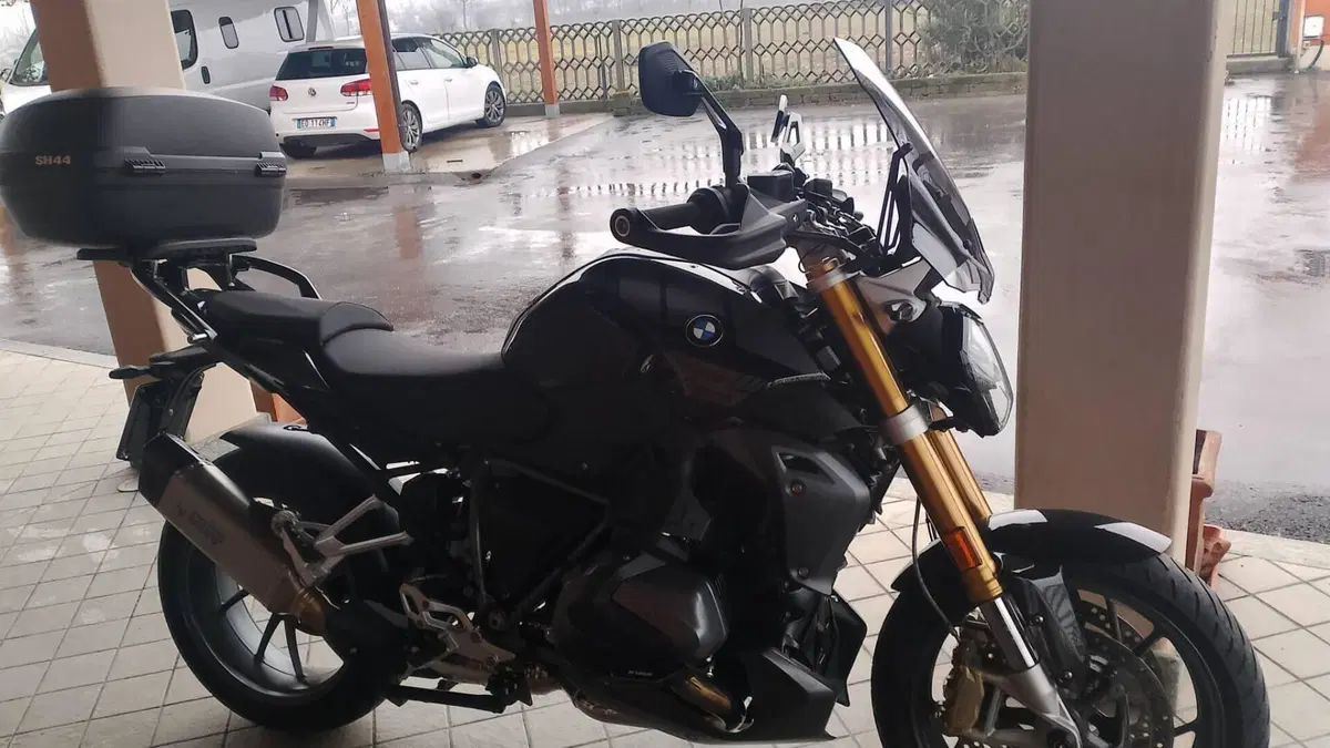 Bmw R 1250 R (2021 - 25)  (2)