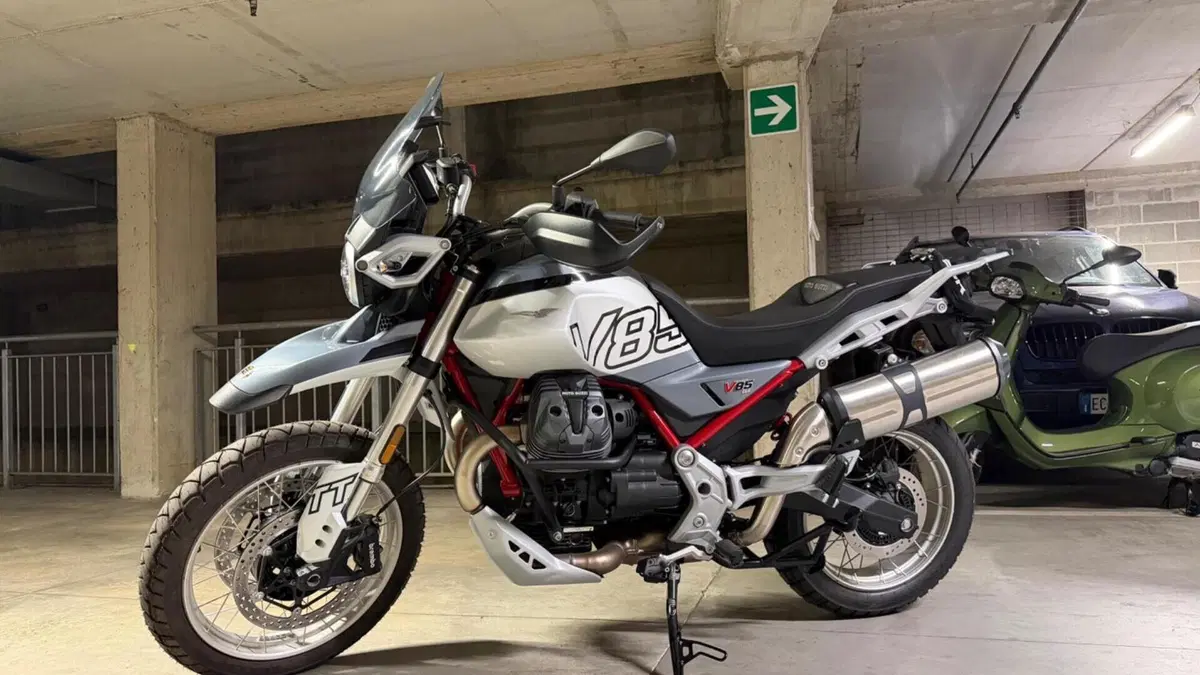 Moto Guzzi V85 TT (2024 - 26) 