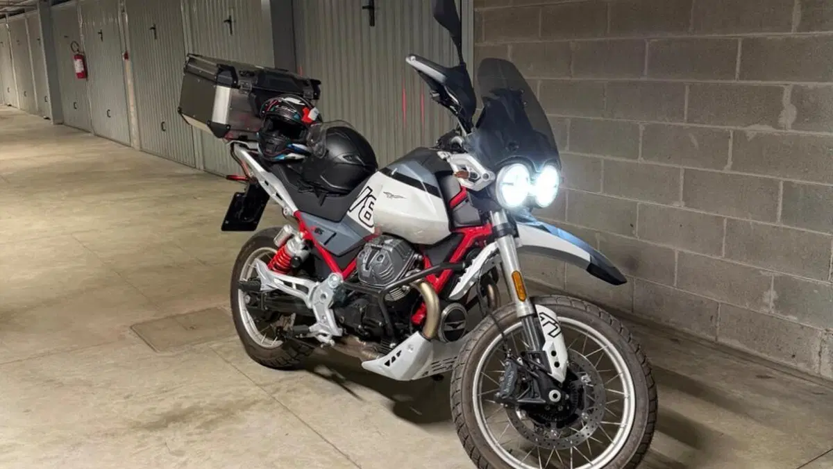 Moto Guzzi V85 TT (2024 - 26)  (3)