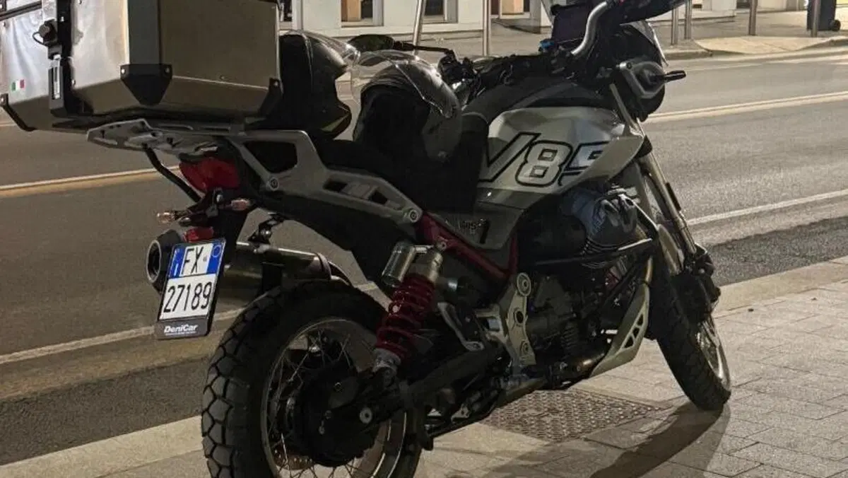 Moto Guzzi V85 TT (2024 - 26)  (4)