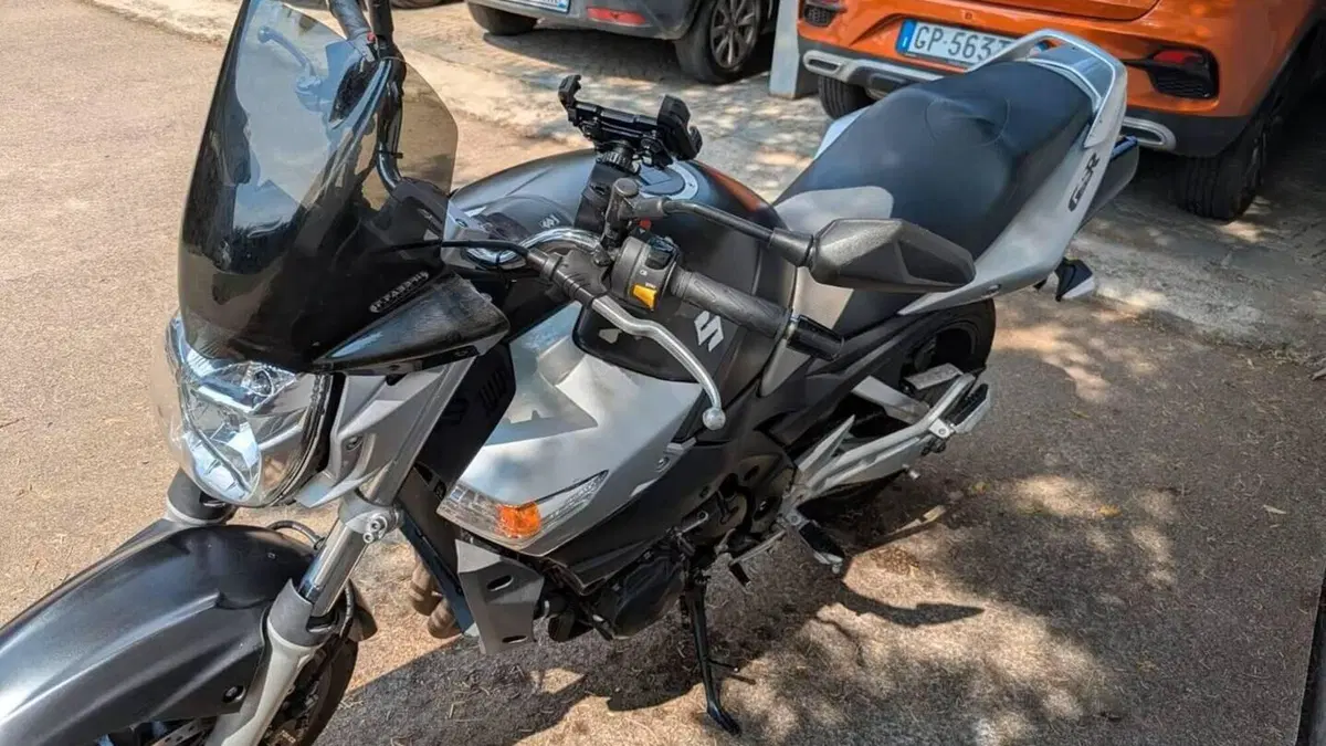 Suzuki GSR 600 (2006 - 11)  (3)