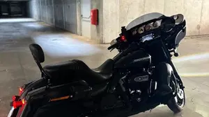 Harley-Davidson 114 Street Glide Special (2019 - 20) - FLHXS  (4)