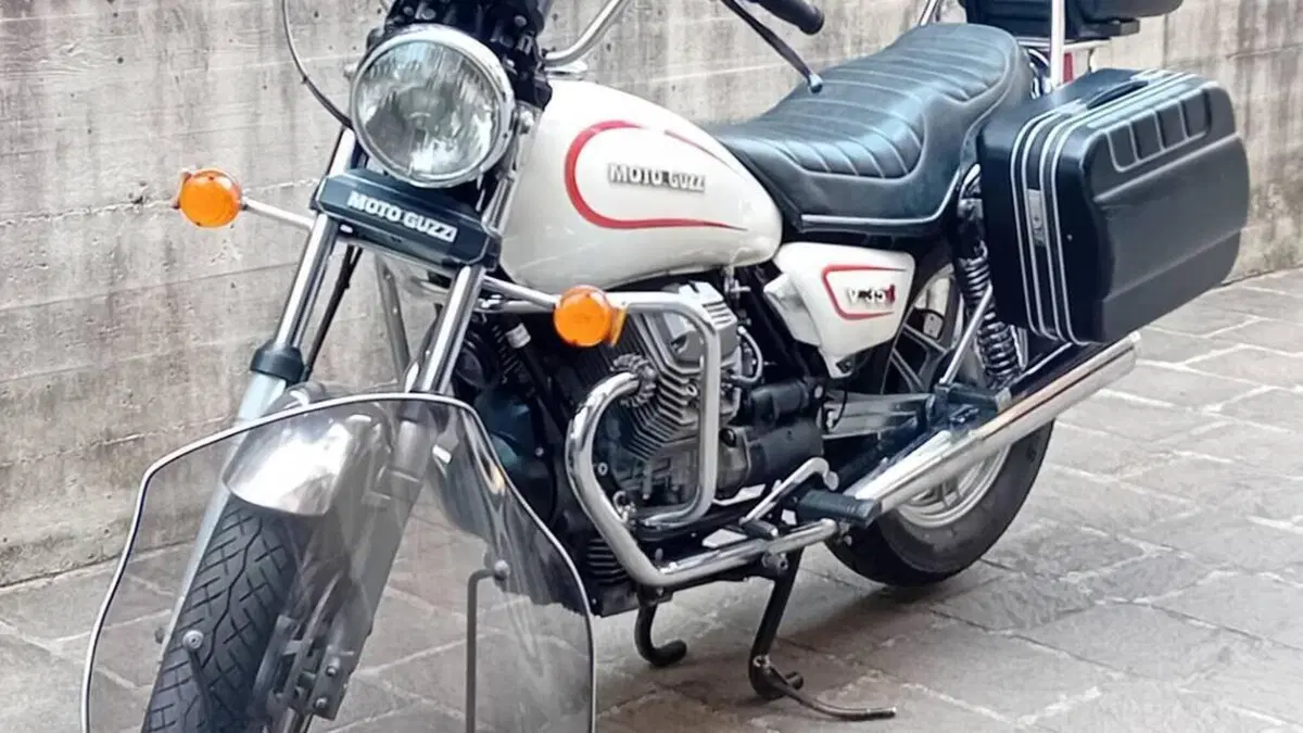 Moto Guzzi   (2)