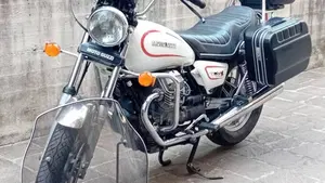 Moto Guzzi   (2)