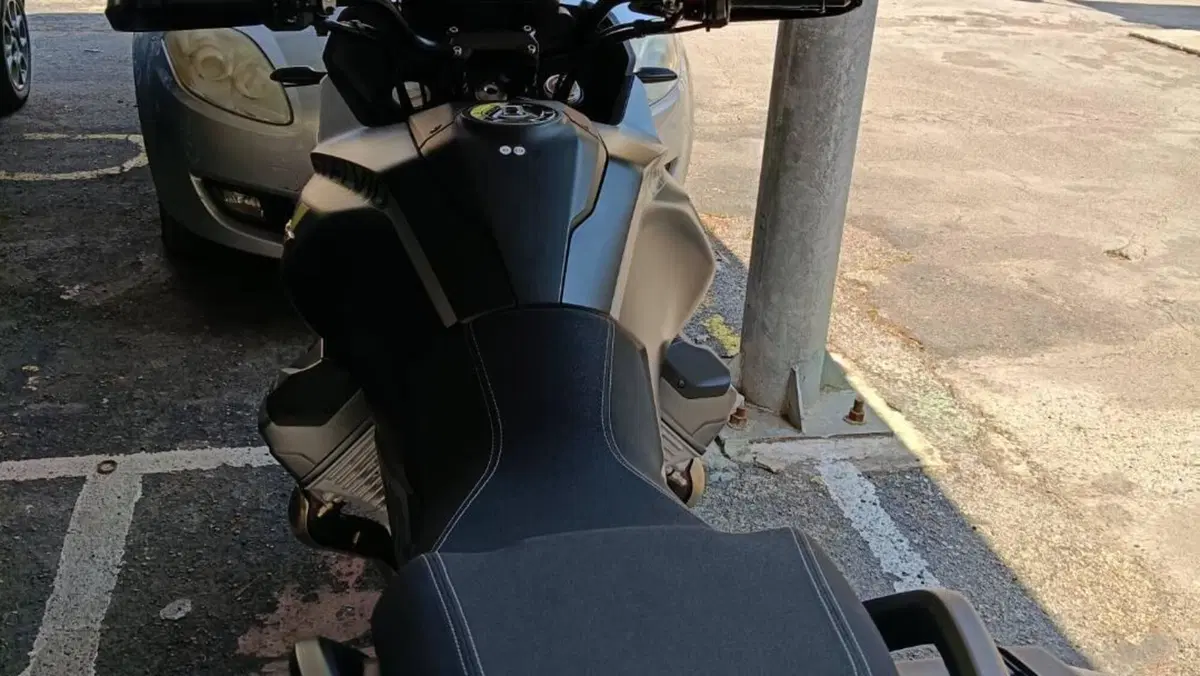 Moto Guzzi Stelvio (2024 - 26)  (4)