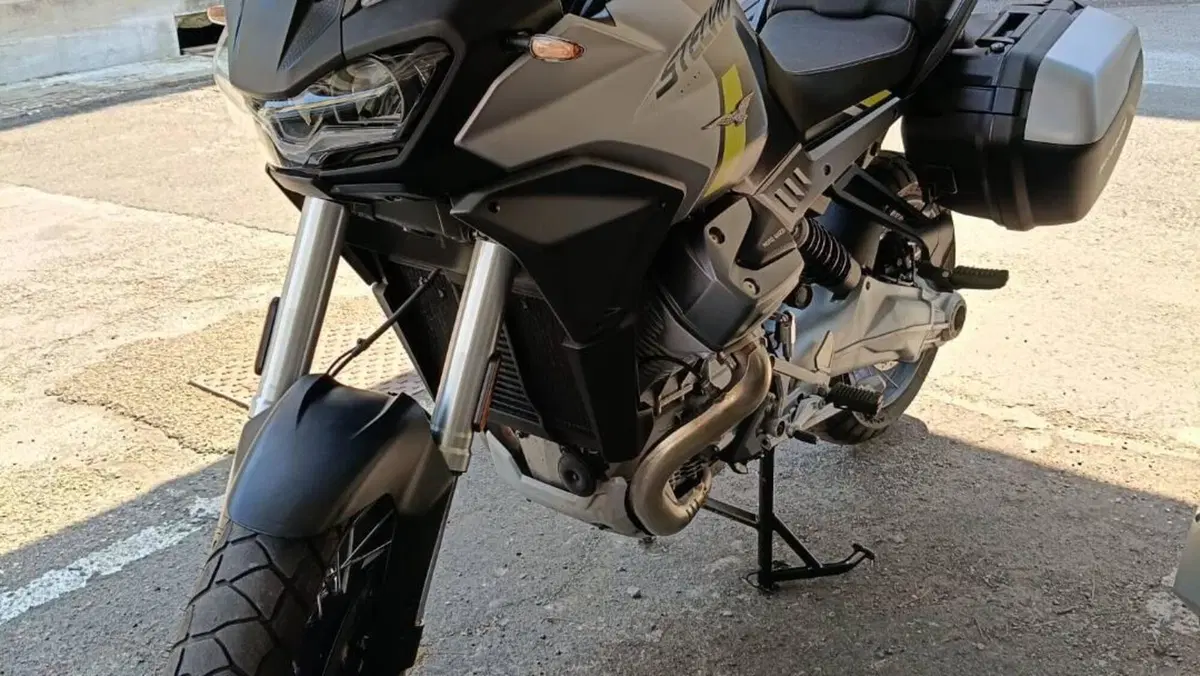 Moto Guzzi Stelvio (2024 - 26)  (7)