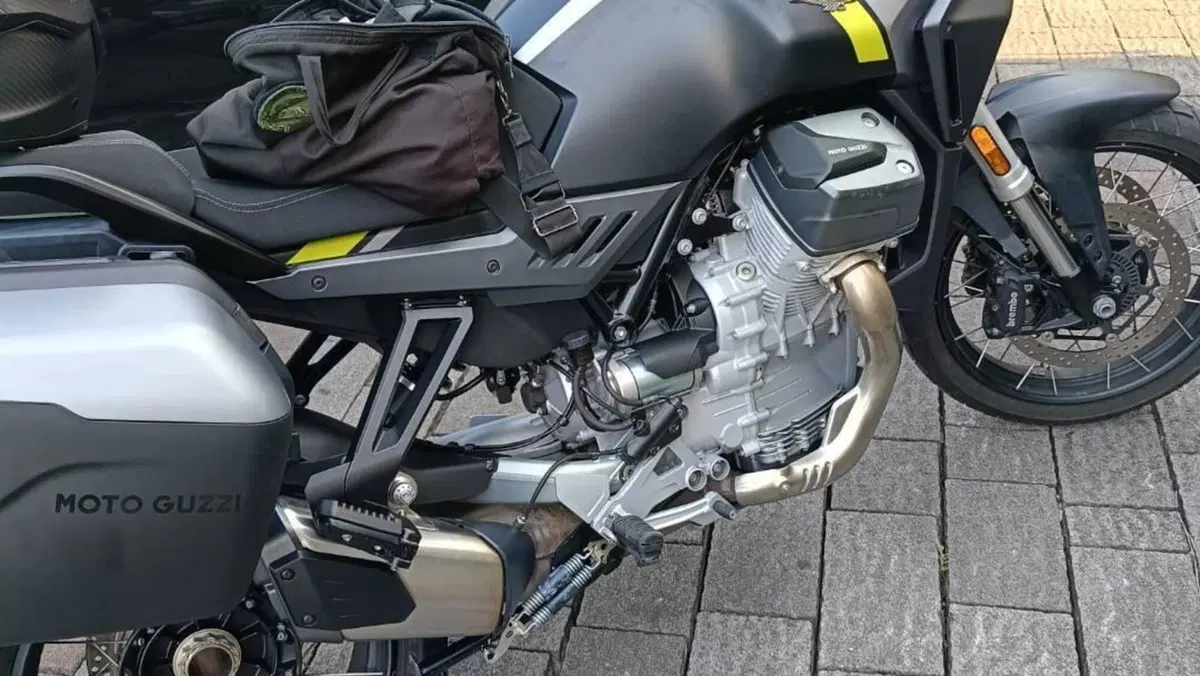 Moto Guzzi Stelvio (2024 - 26)  (8)