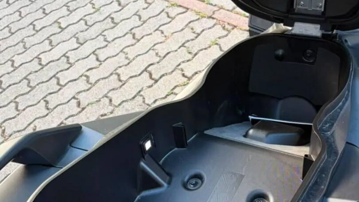 Yamaha X-Max 300 (2021 - 24)  (6)