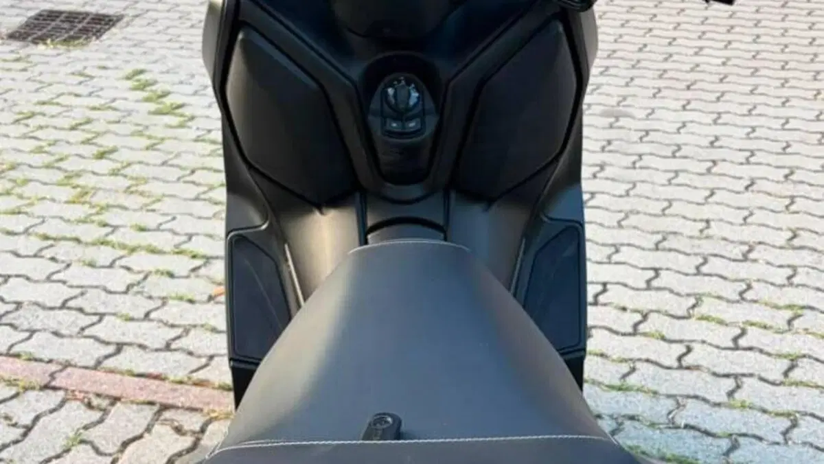 Yamaha X-Max 300 (2021 - 24)  (8)