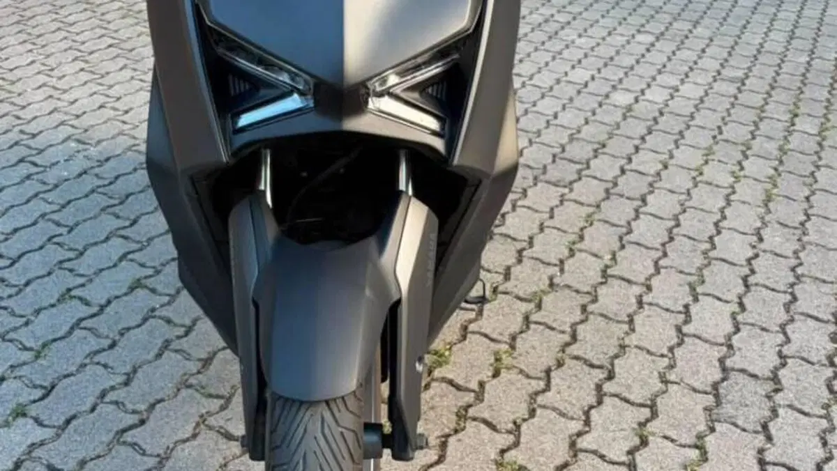 Yamaha X-Max 300 (2021 - 24)  (2)