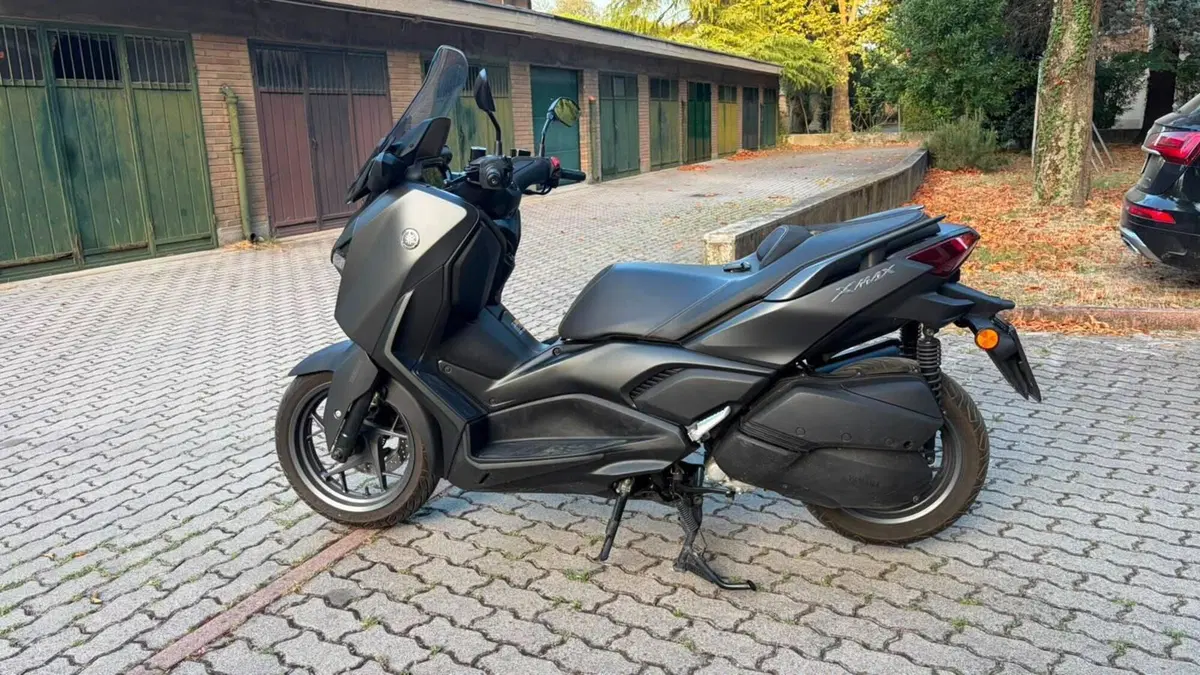 Yamaha X-Max 300 (2021 - 24)  (10)
