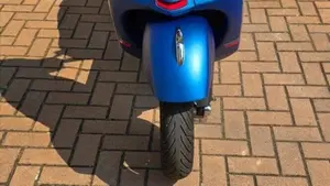 Vespa GTS 300 Hpe (2021 - 22)  (2)
