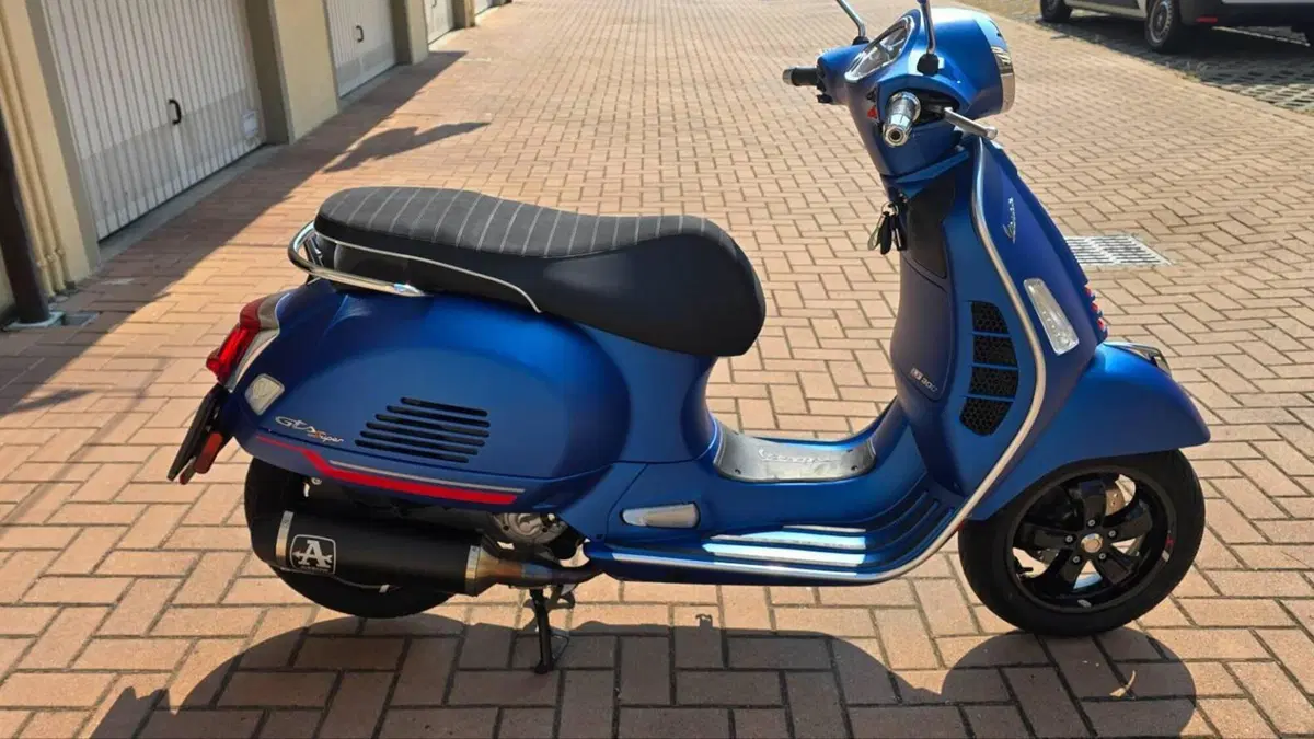 Vespa GTS 300 Hpe (2021 - 22)  (3)