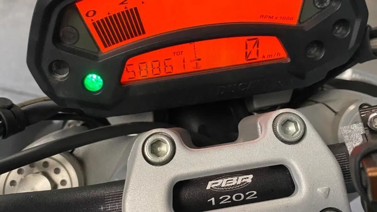 Ducati Monster 696 (2008 - 13)  (6)