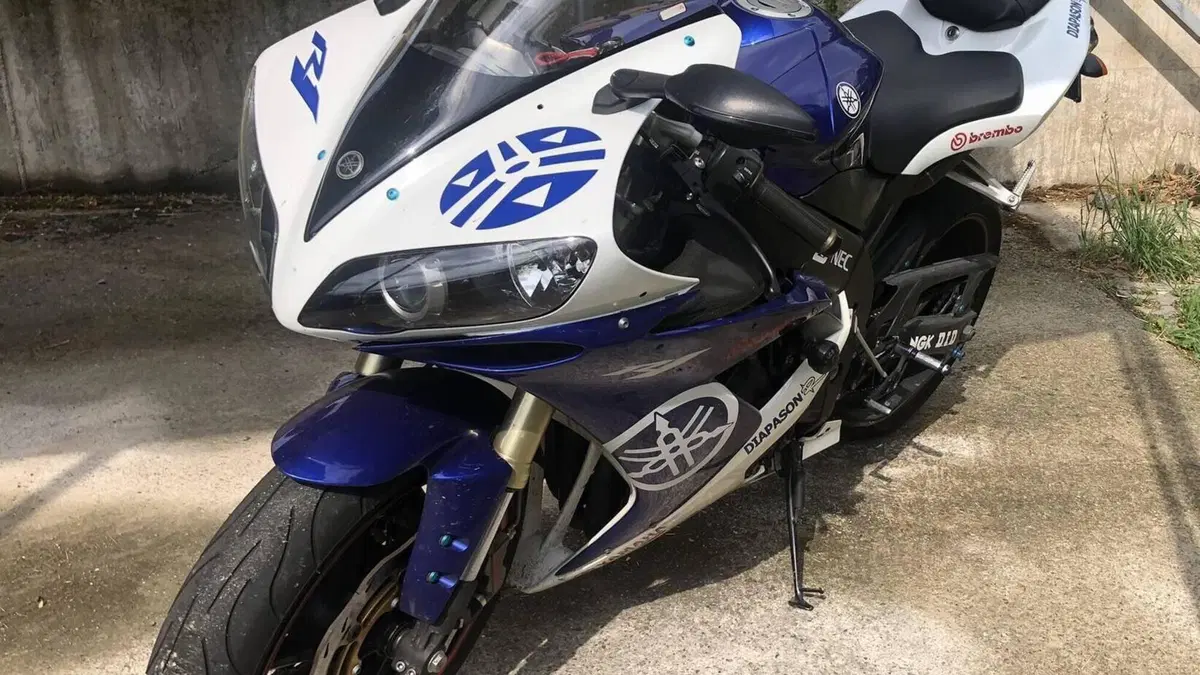 Yamaha YZF R1 (2004 - 05)  (3)