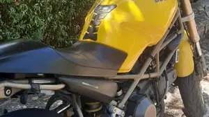 Ducati Monster 900 (1997 - 98)  (2)