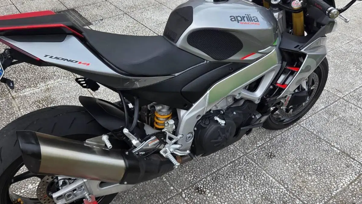 Aprilia Tuono V4 (2021 - 24)  (4)