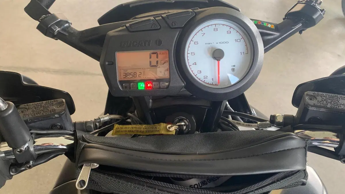 Ducati Multistrada 620 Dark SD (2005 - 07)  (7)