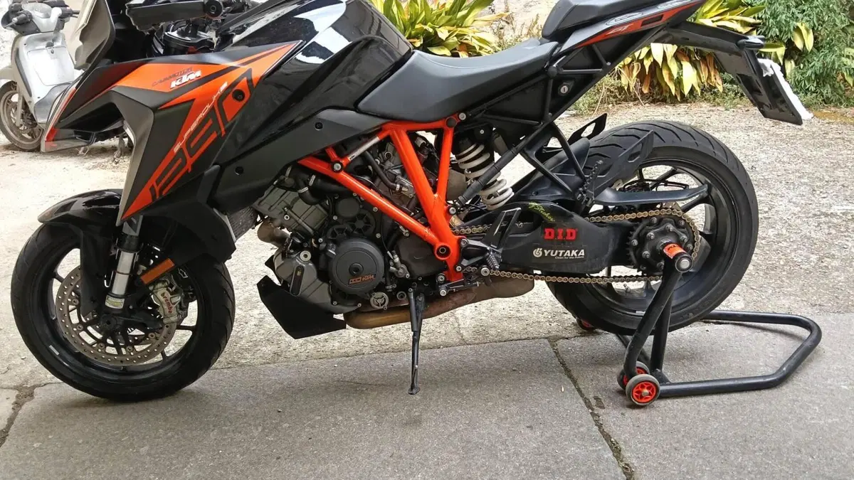 KTM 1290 Super Duke GT (2021 - 25)  (2)