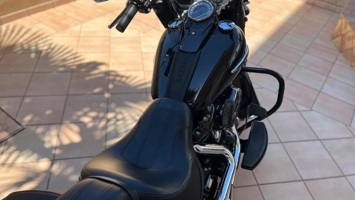 Harley-Davidson 114 Heritage Classic (2018 - 20) - FLHCS  (16)