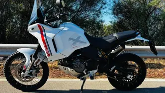 Ducati DesertX (2022 - 25) usata