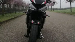 Triumph Street Triple R (2020 - 22)  (3)