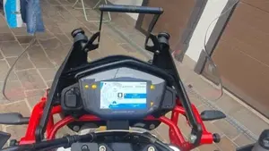Moto Guzzi V85 TT Evocative Graphics (2019 - 20)  (2)