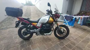 Moto Guzzi V85 TT Evocative Graphics (2019 - 20)  (6)