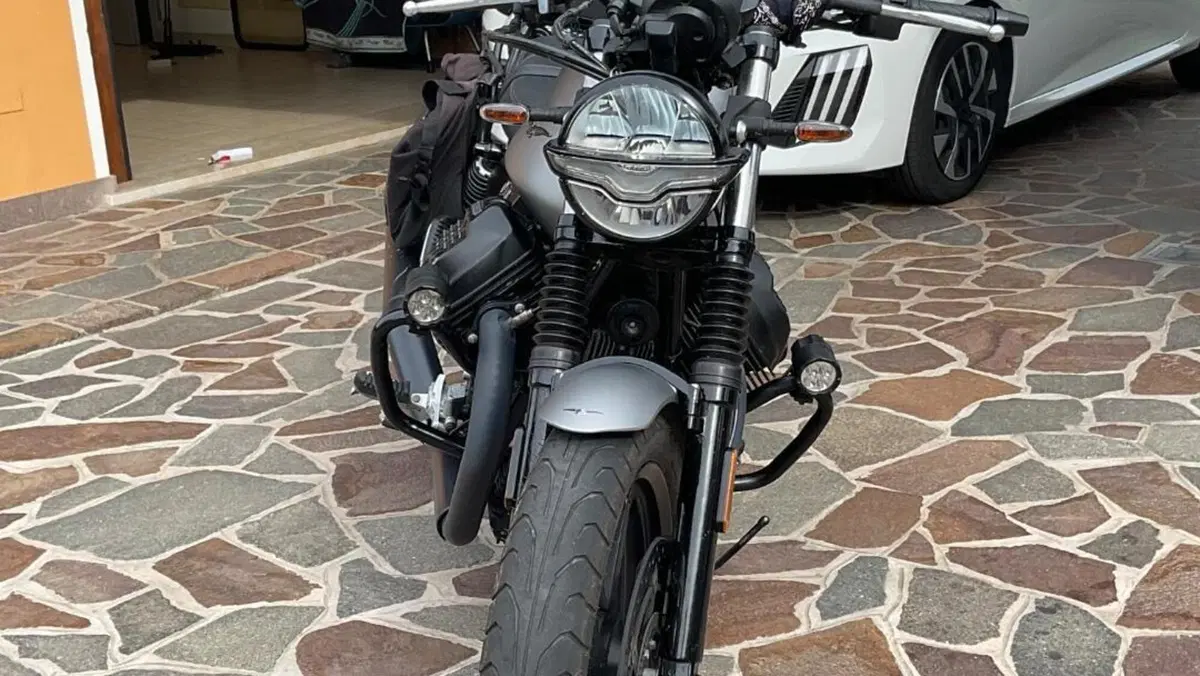 Moto Guzzi V7 Stone (2021 - 24)  (3)
