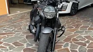 Moto Guzzi V7 Stone (2021 - 24)  (3)