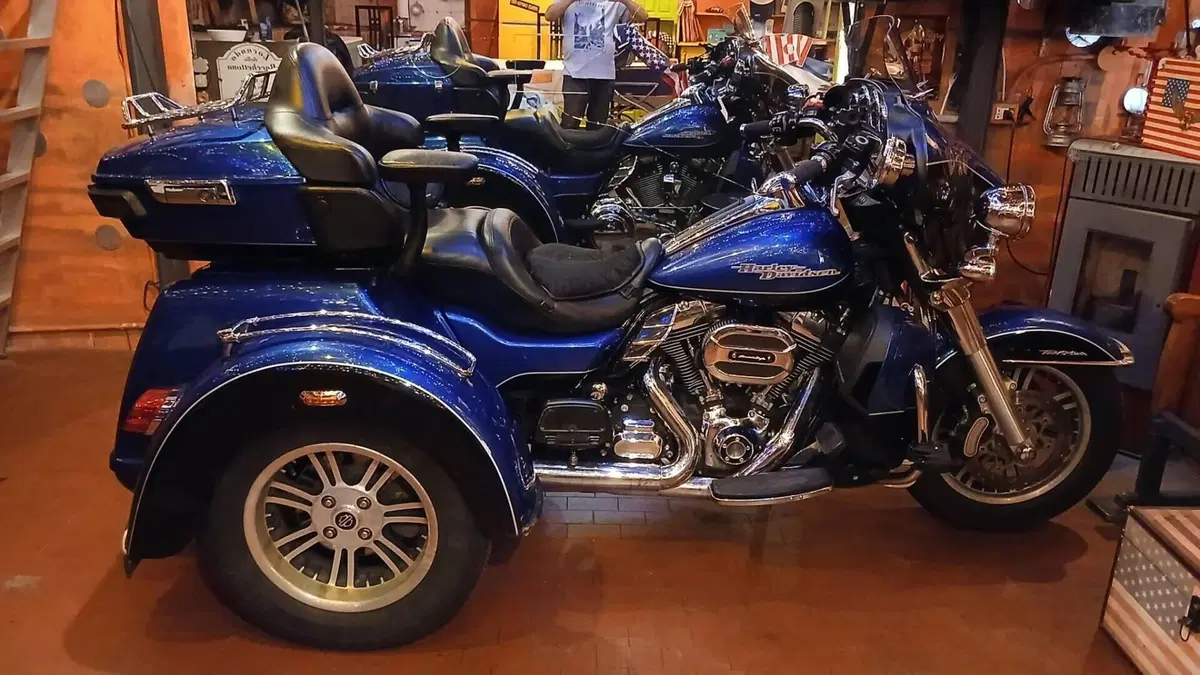 Harley-Davidson 107 Tri Glide Ultra Classic (2014 - 15) - FLHTCUTG  (5)