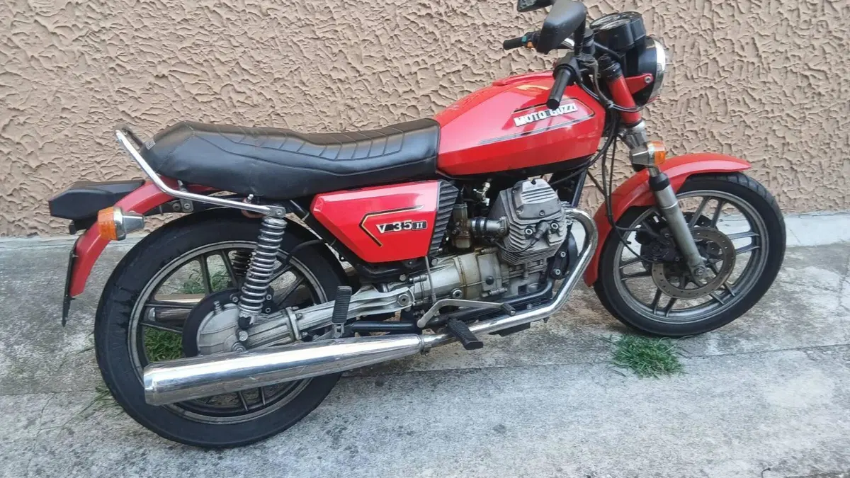 Moto Guzzi   (2)