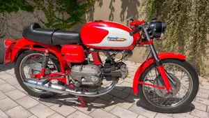 Aermacchi Harley-Davidson   (8)