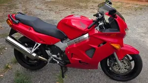 Honda VFR 800 (1998 - 01)  (6)