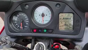 Honda VFR 800 (1998 - 01)  (9)